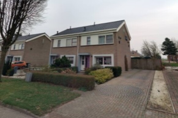 Middenlaan 16