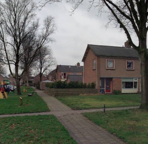 Van Bergenstraat 24, 9301 EH Roden, Nederland